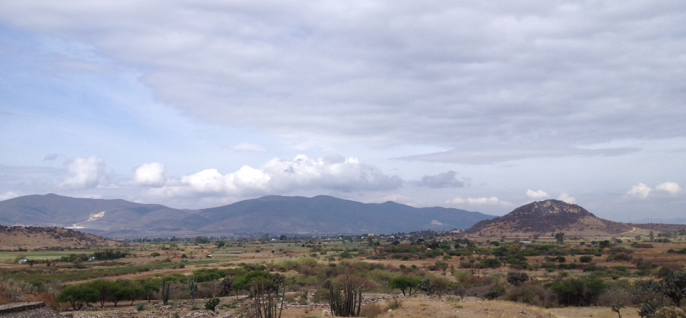 Vista del valle de Oaxaca desde Dainzú