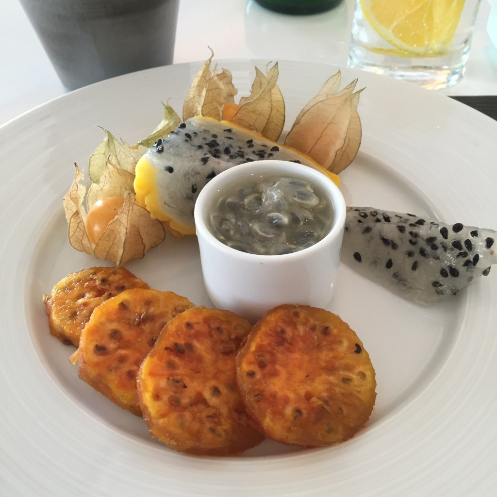 Plato de frutas locales