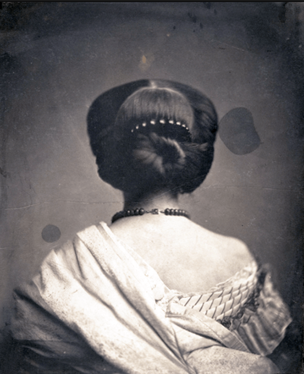 Fotografía: Onésipe Aguado, "Mujer vista de espaldas", 1862. The Metropolitan Museum of Art